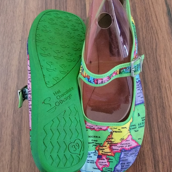 Chocolate Designs World Map Mary Jane Loafers - Size US 8.5 / EU 39 - Picture 3 of 3